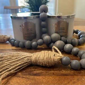 Two White Barn Candles - Scent is Tis the season.